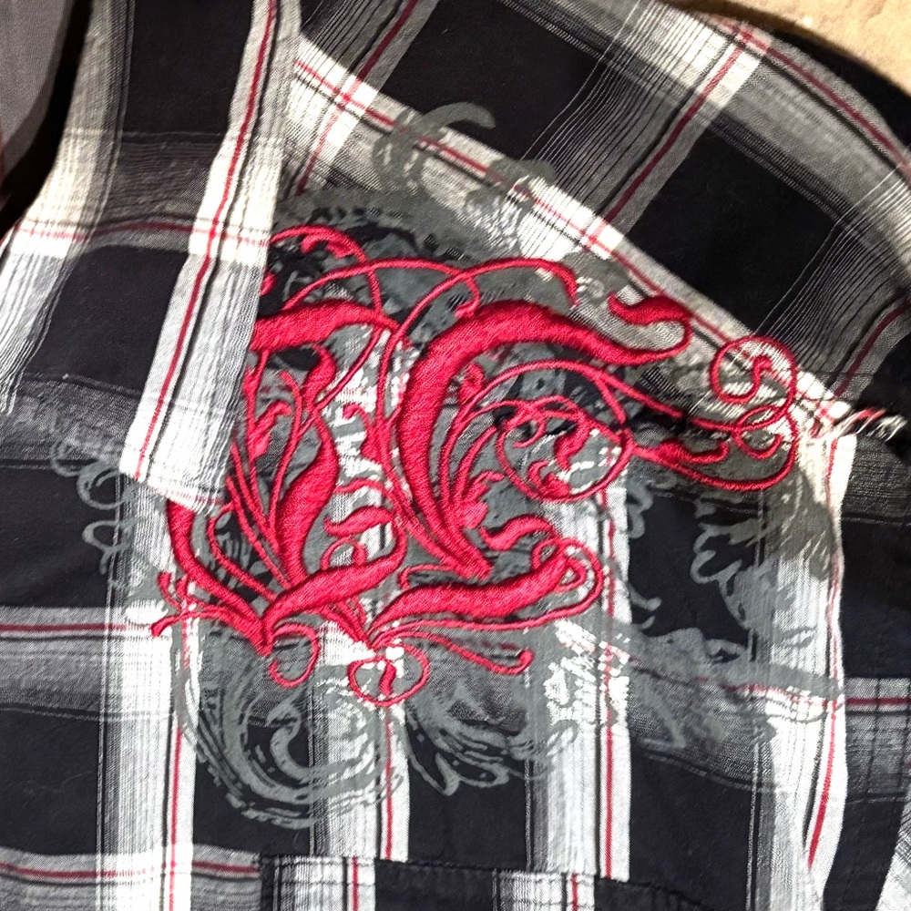 Roar Black and Red Embroidered Button Down Plaid Shirt   Size XL